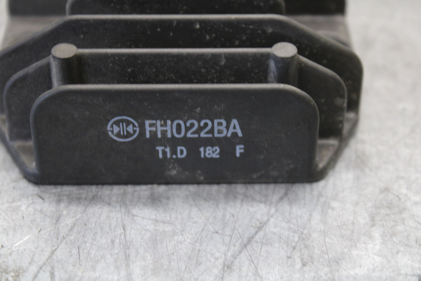 22-24 YAMAHA XSR900 RECTIFIER VOLTAGE REGULATOR  BB683