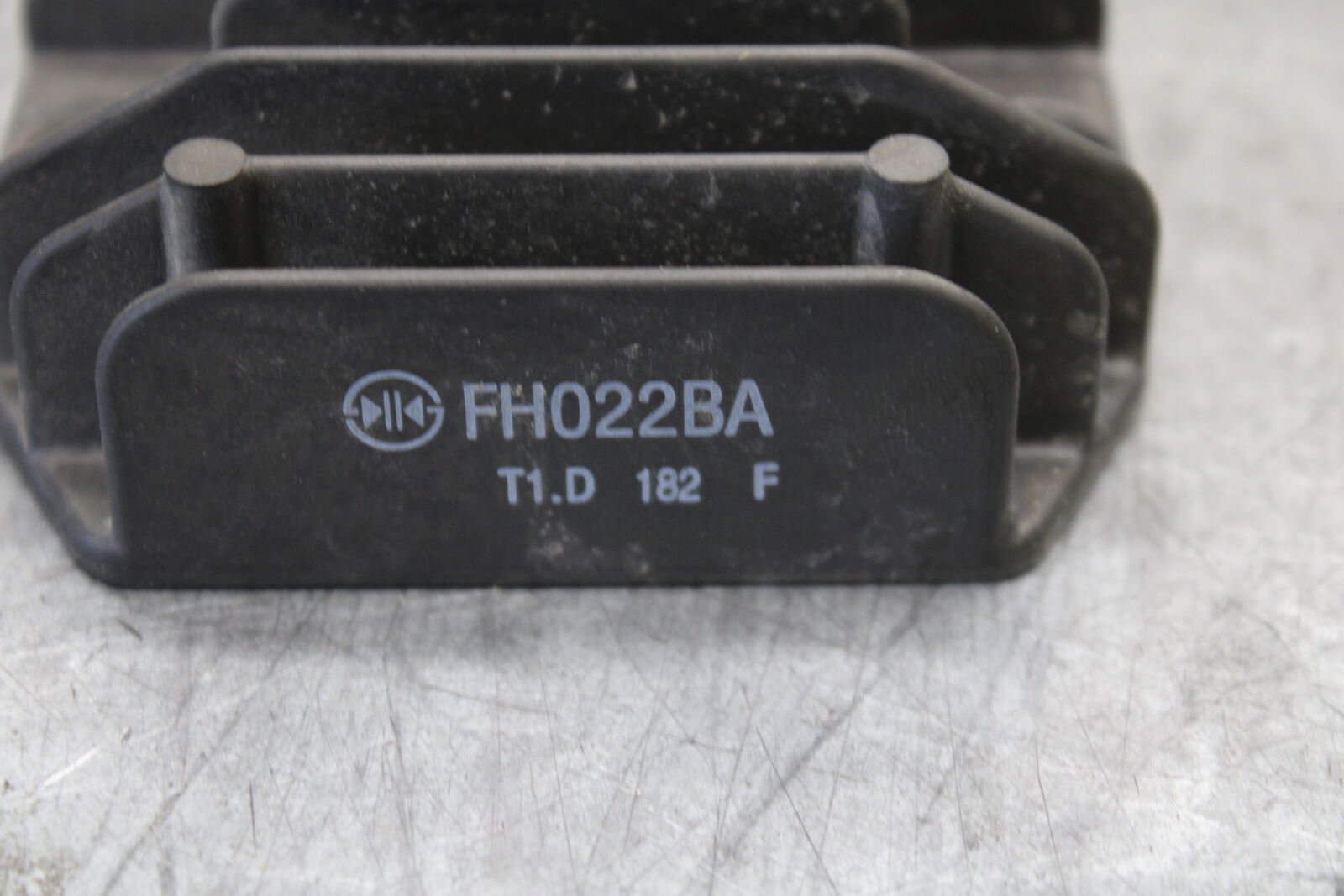 22-24 YAMAHA XSR900 RECTIFIER VOLTAGE REGULATOR  BB683