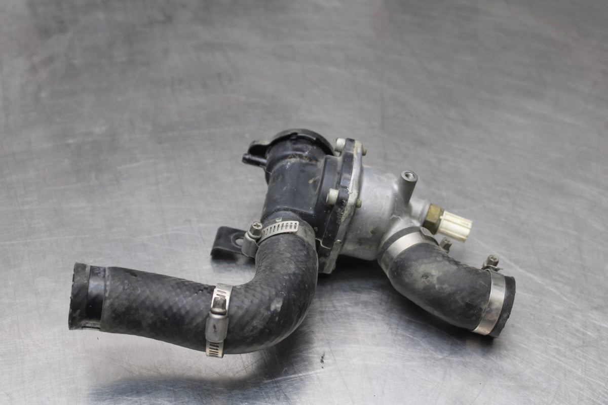 07-25 KAWASAKI VULCAN 900 VN900D CLASSIC LT THERMOSTAT W HOUSING ASSEMBLY BB842
