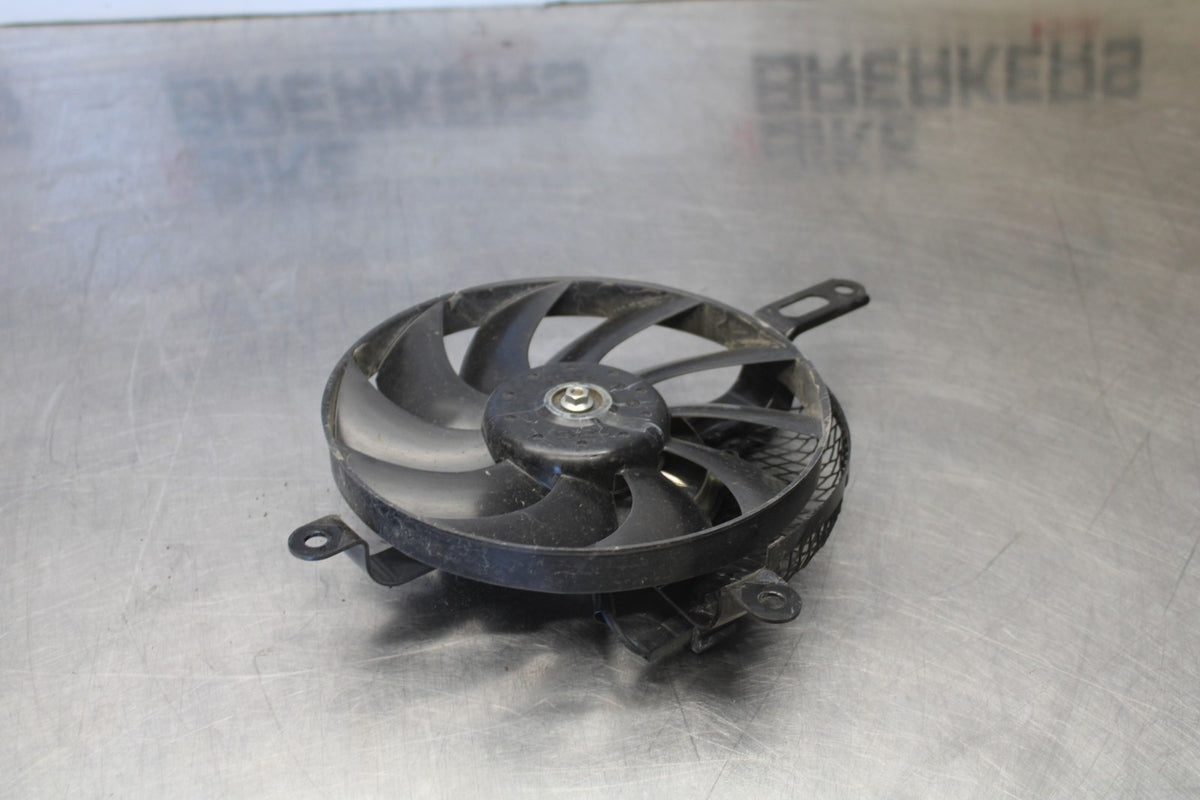 18 SUZUKI GSXR750 ENGINE RADIATOR COOLING FAN BB891