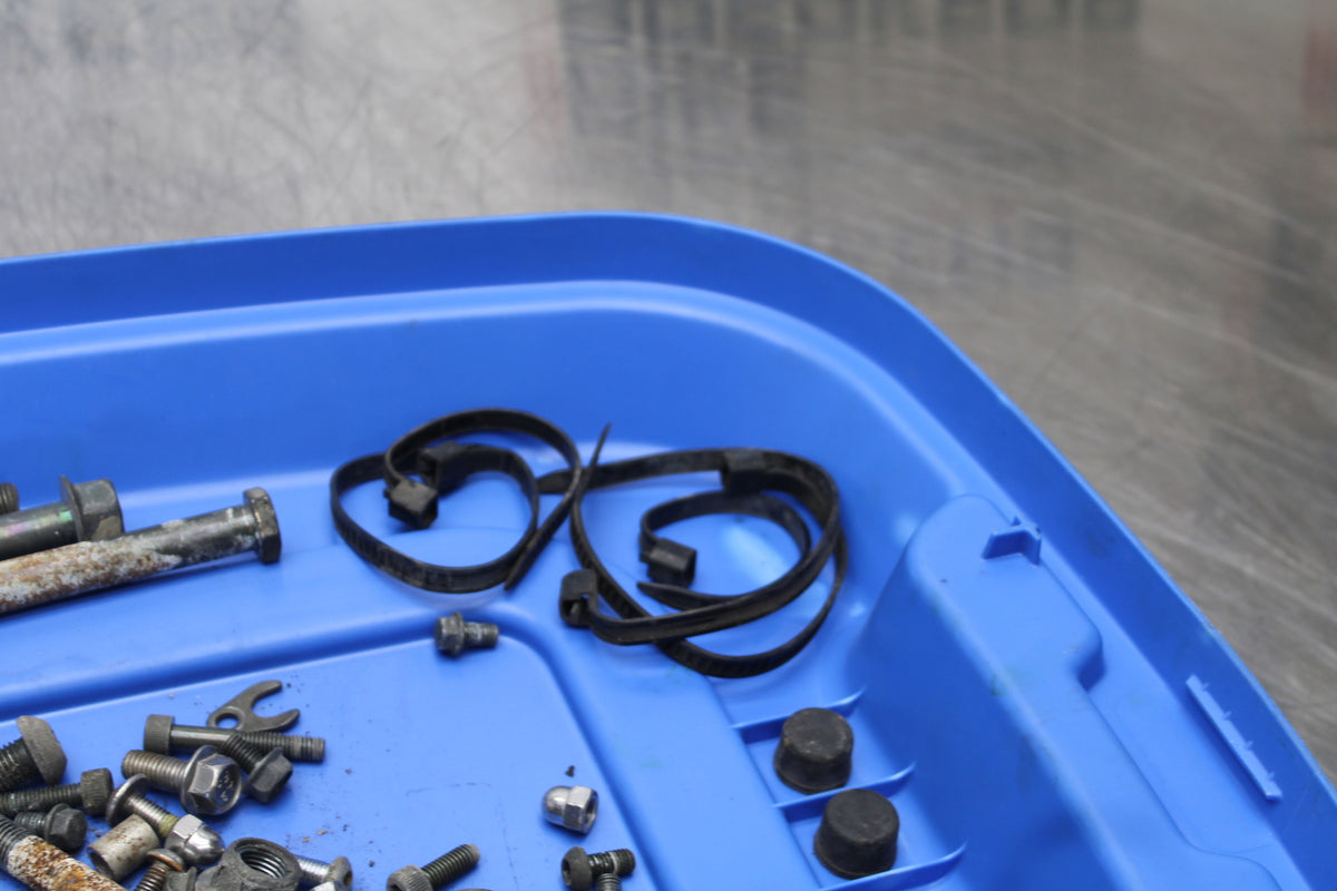04 YAMAHA ROAD STAR XV1700A MOUNTING BOLTS HARDWARE MOTOR SCREWS BB155