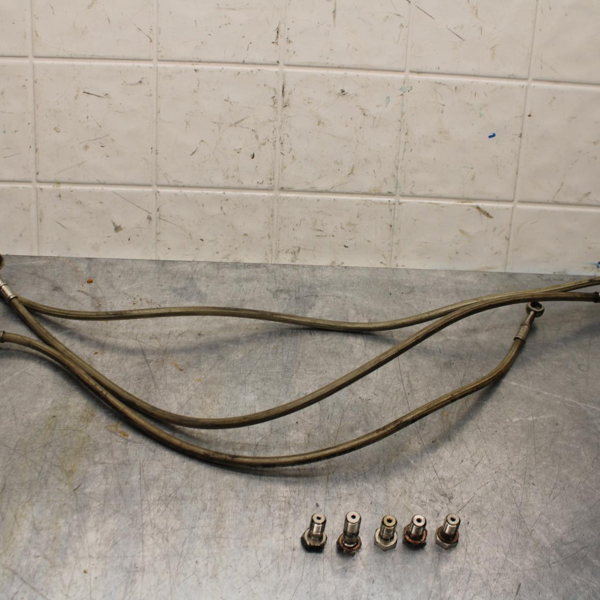 2007 Yamaha YZF R6S FRONT BRAKE CALIPER HOSES LINES BB594