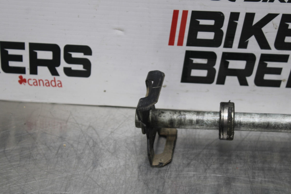 96 KAWASAKI NINJA 500 EX500A REAR AXLE BACK WHEEL RIM PIVOT BOLT AXEL BB768
