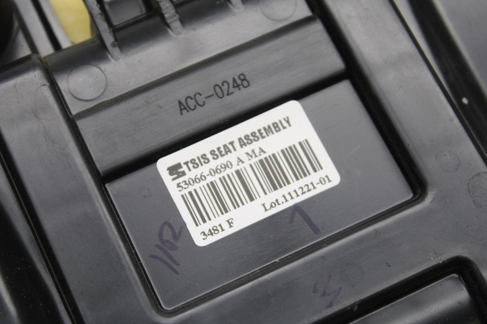 18-24 KAWASAKI NINJA 650 FRONT DRIVERS SEAT PAD SADDLE PILLION BB725