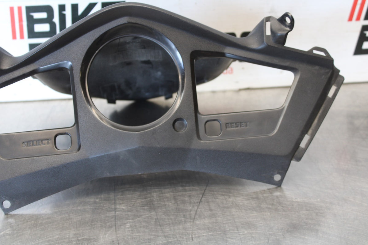06-07 HONDA INTERCEPTOR 800 VFR800 SPEEDO CLUSTER GAUGE CLUSTER TRIM BB917