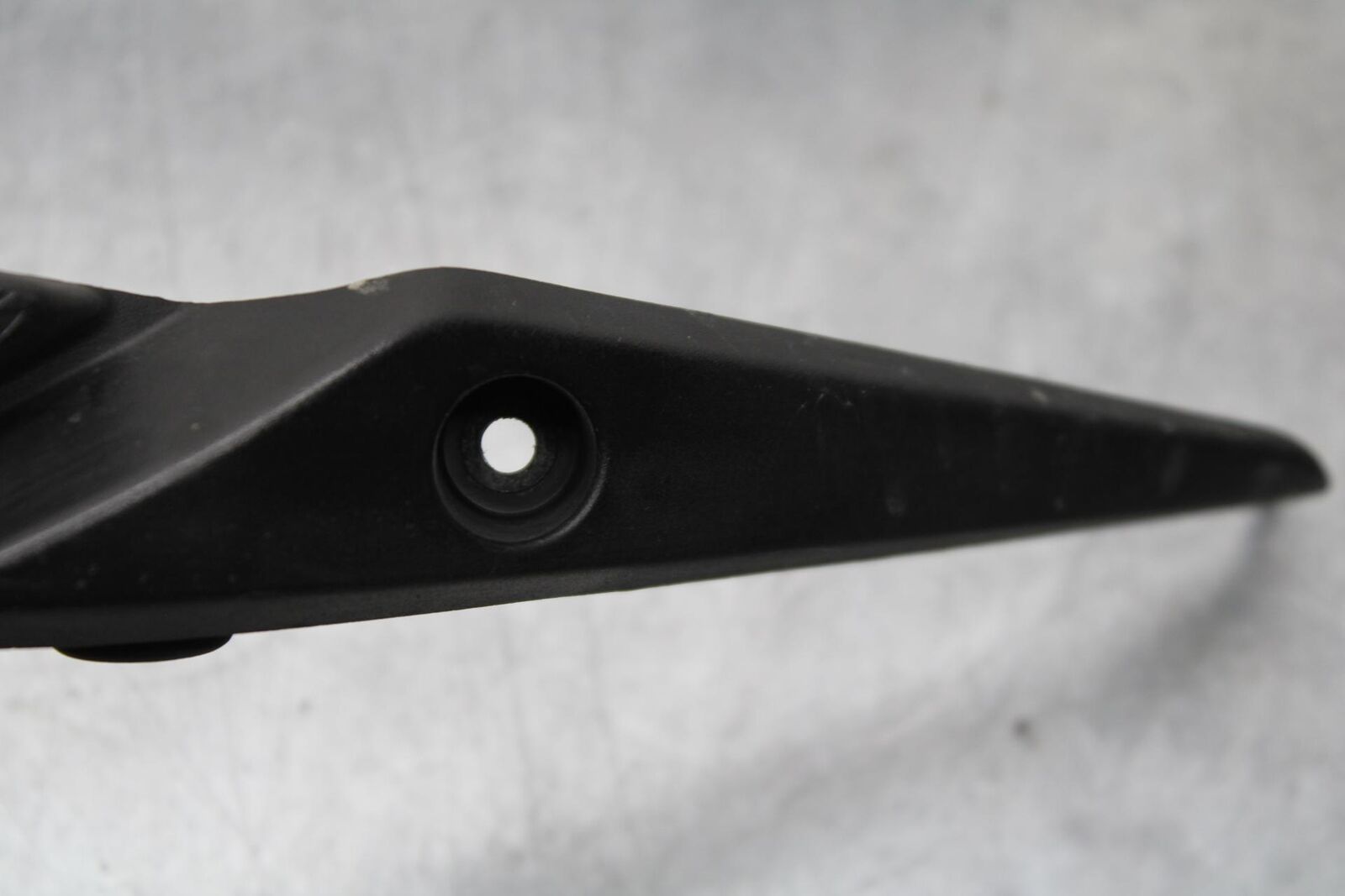 2011 Kawasaki Ninja ZX6R ZX600R RIGHT LEFT FRONT SIDE SEAT SADDLE PANEL  BB587