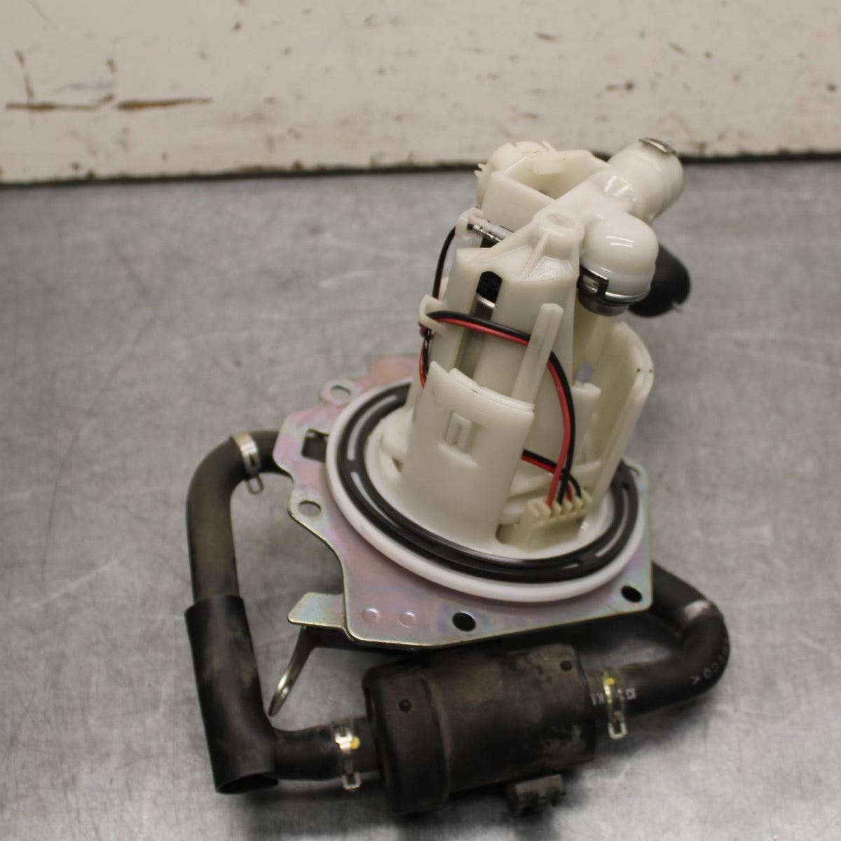 15-18 HONDA CB300FA FUEL PUMP GAS PETROL SENDER UNIT BB646