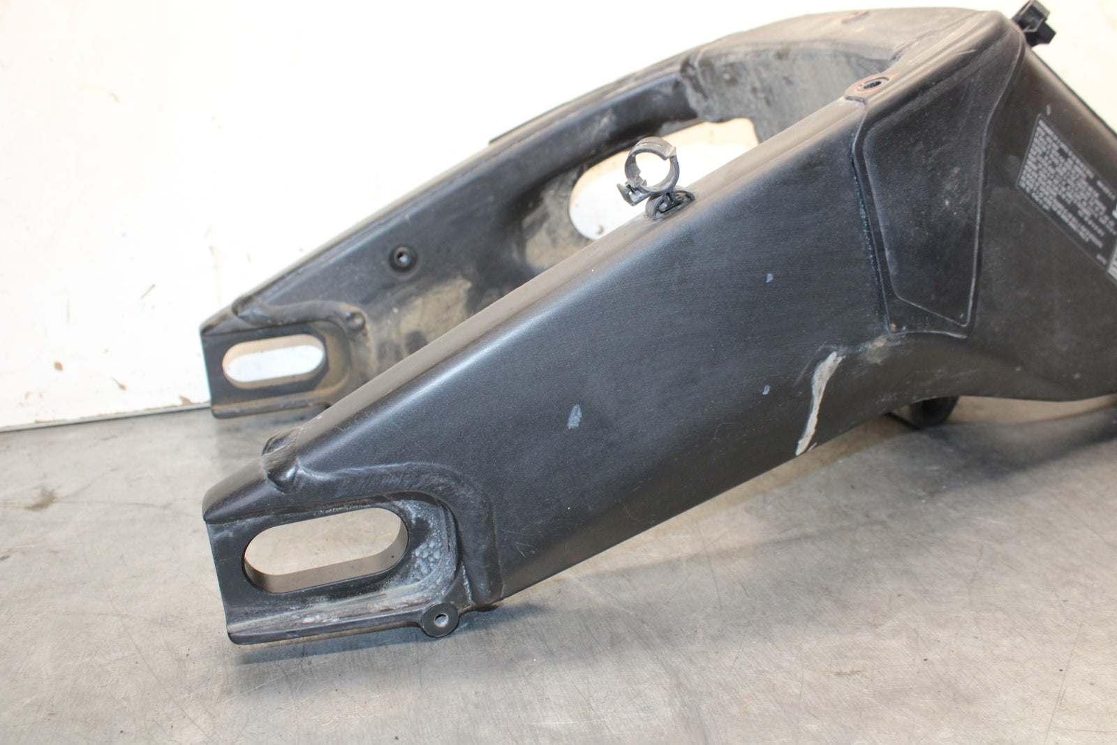 08-16 YAMAHA YZF R6 REAR SWINGARM BACK SWING ARM 13S-22110-00-00 BB665