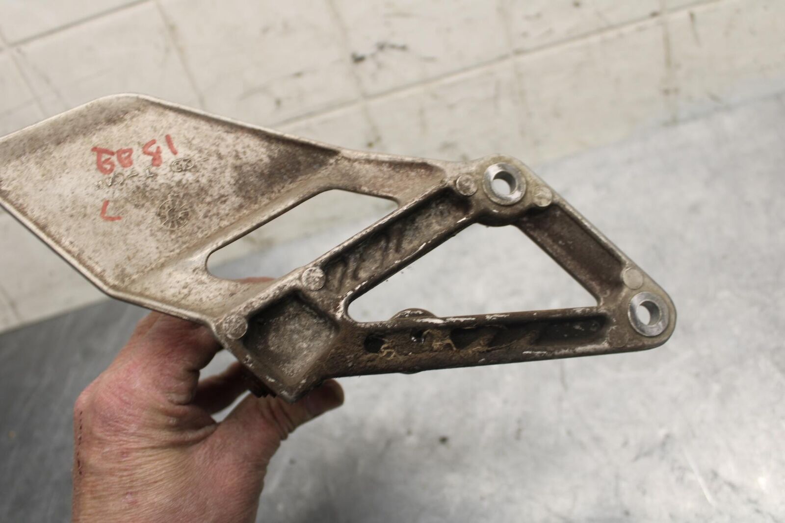 1992 Honda CBR600F2 LEFT REARSET REAR SET DRIVER FOOT PEG REST STOP BB40