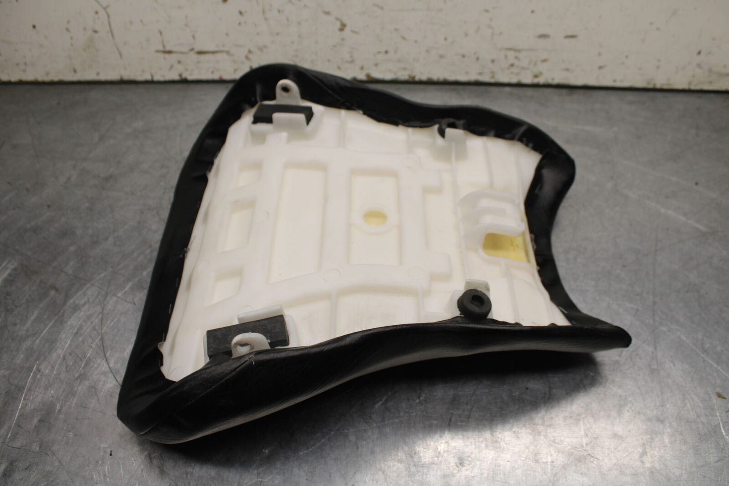 03-06 SUZUKI SV650 AFTERMARKET FRONT DRIVERS SEAT PAD SADDLE PILLION BB392