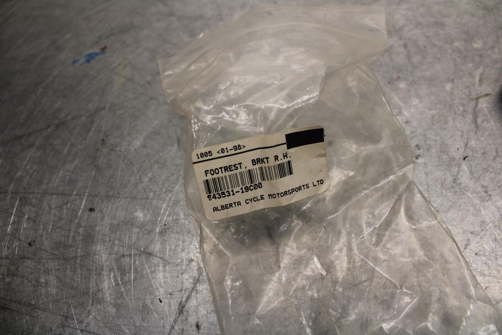 1990 Suzuki Katana 600 GSX600F RIGHT REARSET  DRIVER FOOT PEG  43531-19c00  BB42