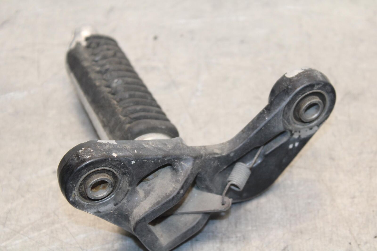 1988 Suzuki Katana 600 GSX600F FRONT FOOT RESTS PEGS STEPS SET PAIR BB94