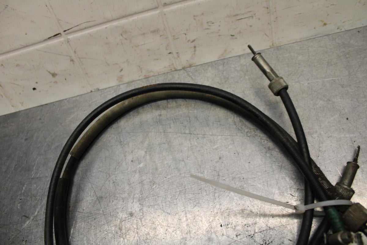 75 SUZUKI GT 550 SPEEDOMETER DRIVE SPEEDO LINE BB72