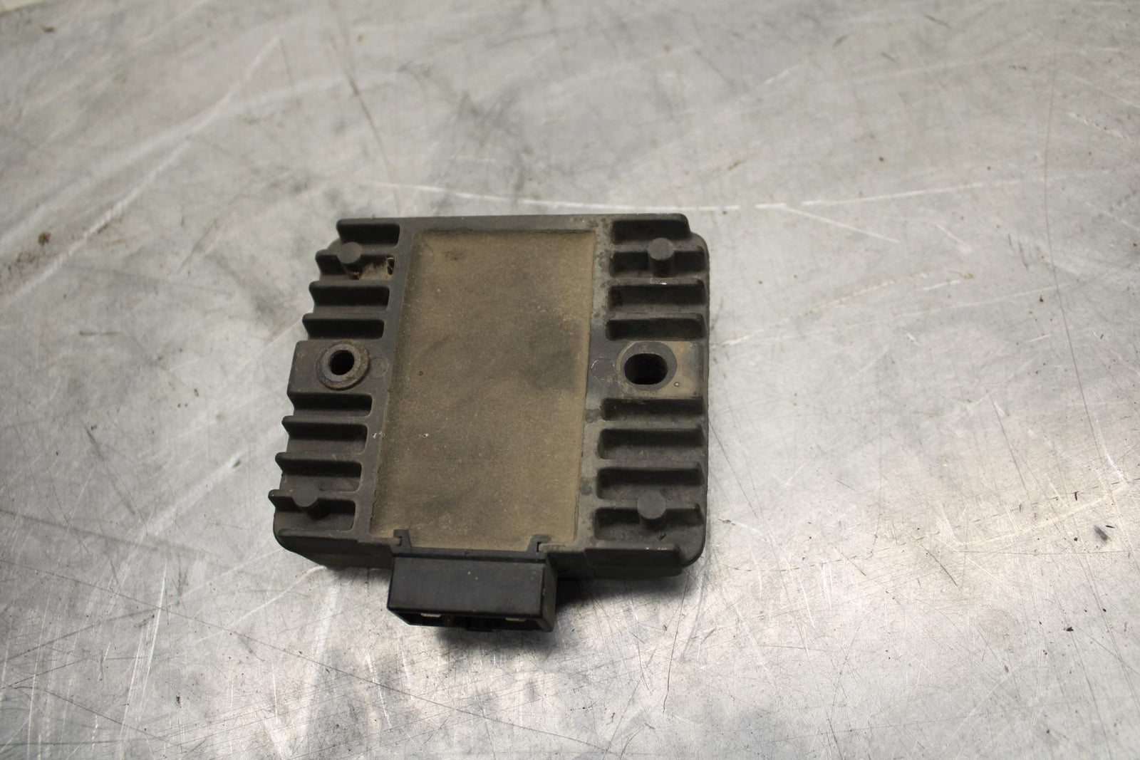 05 YAMAHA YZF R6S RECTIFIER VOLTAGE REGULATOR BB462
