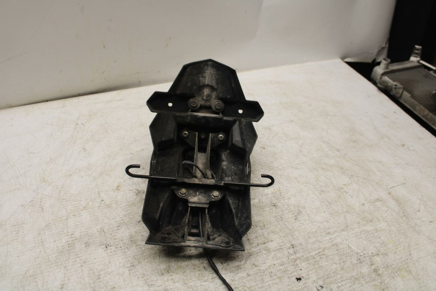 12-13 KAWASAKI EX300 NINJA REAR BACK FENDER MUD GUARD BB373