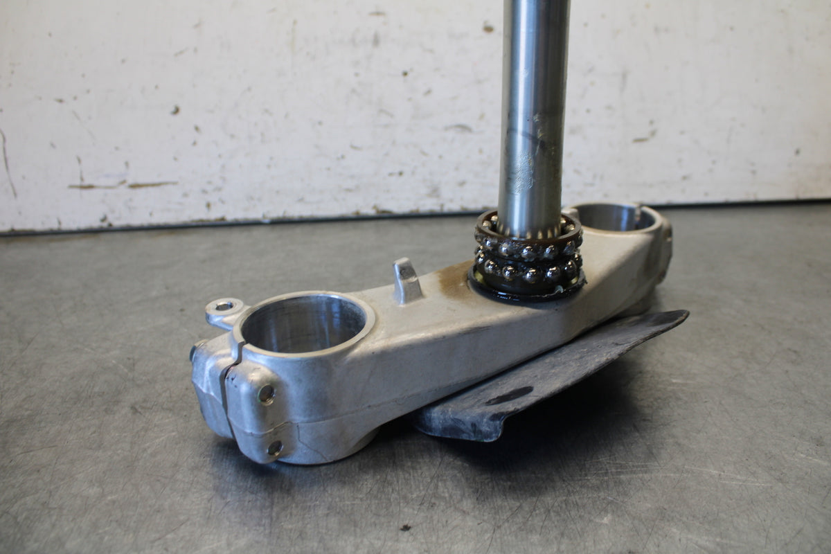 11-24 SUZUKI GSXR750 FRONT FORKS CLAMP LOWER TRIPLE TREE STEM BB687