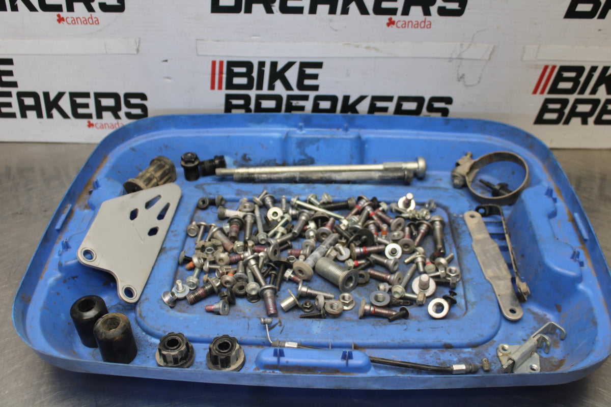 24 KAWASAKI NINJA ZX6R ZX636 ABS 40TH ANNIVERSARY MOUNTING BOLTS SCREWS BB911