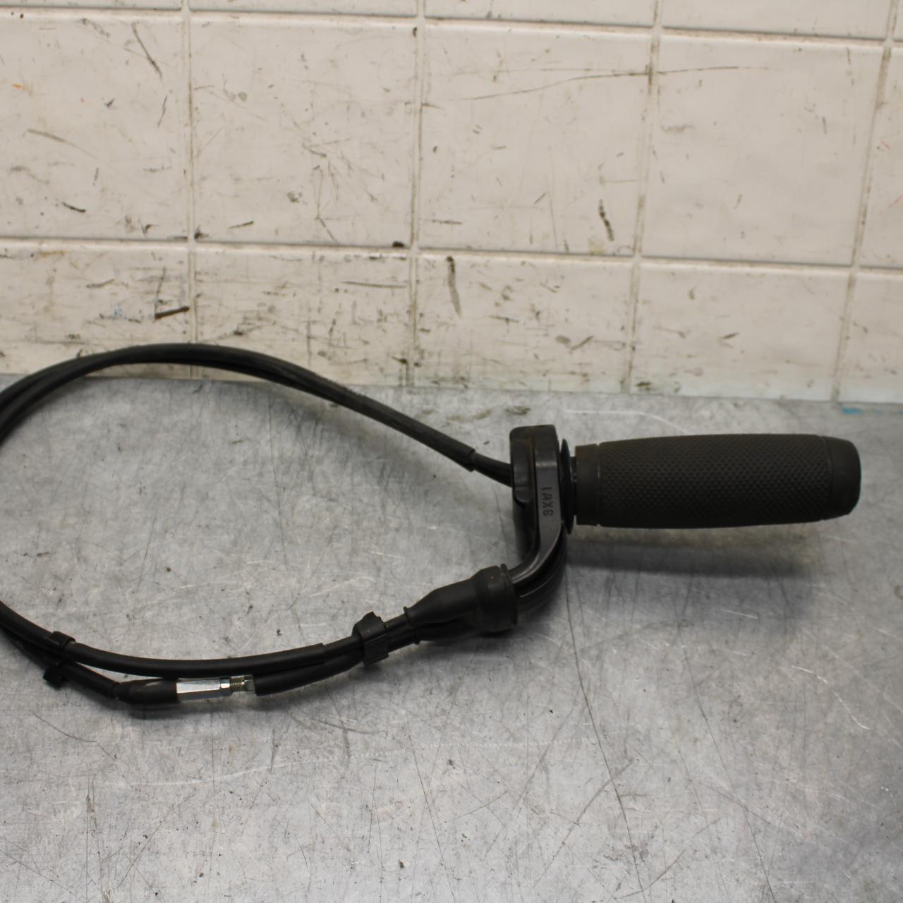 2012 Yamaha FZ8 RIGHT THROTTLE GRIP BB550