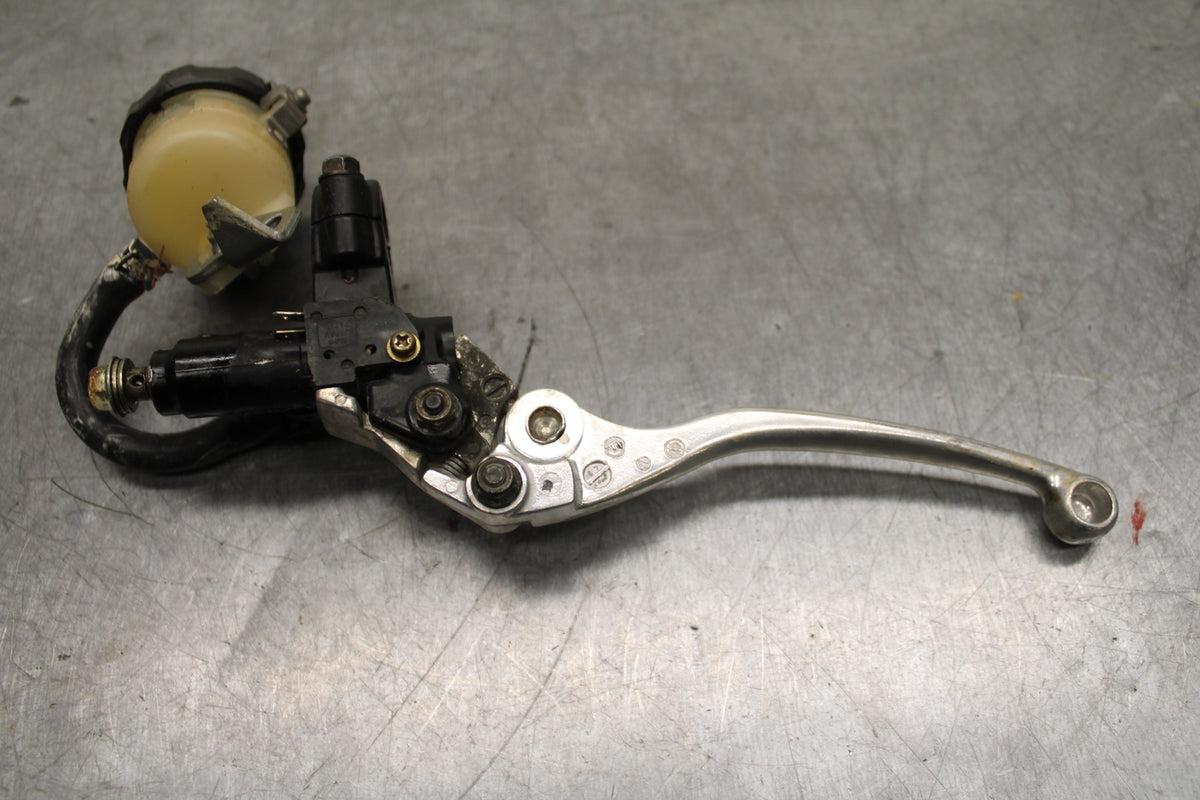 91-92 SUZUKI GSXR750 M  FRONT BRAKE MASTER CYLINDER w/ LEVER BB125