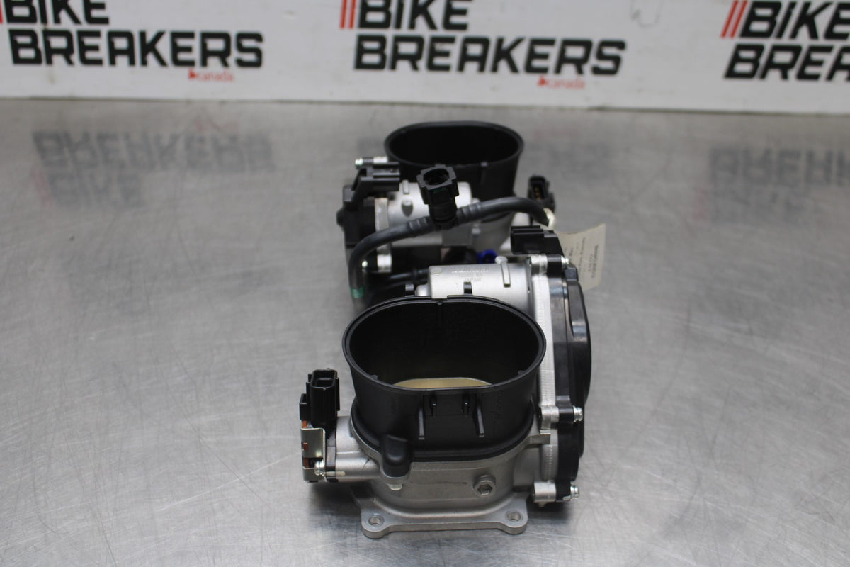 16 DUCATI 959 PANIGALE MAIN FUEL INJECTORS / THROTTLE BODIES BB912