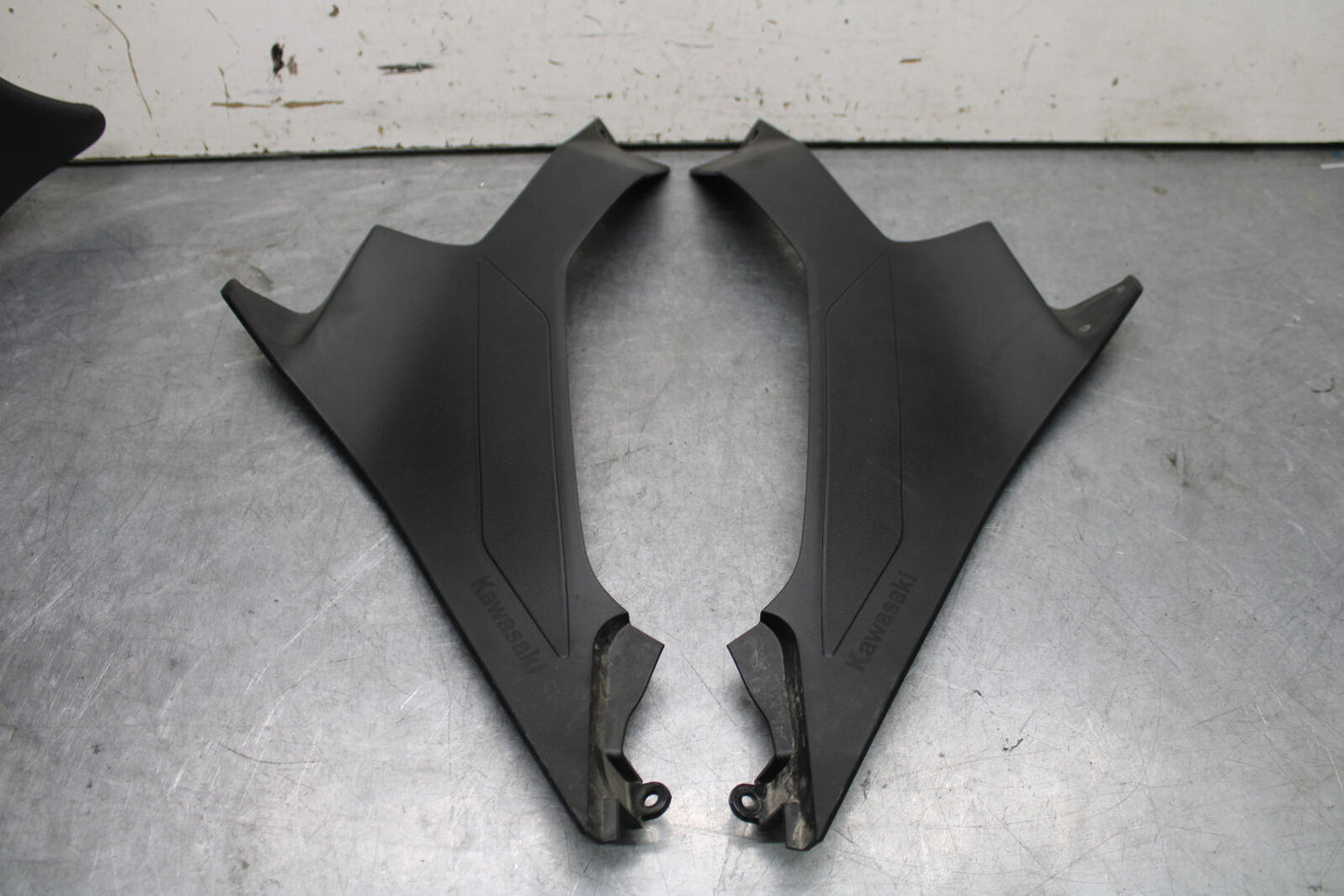 18-23 KAWASAKI NINJA 400 RIGHT LEFT FRONT SIDE SEAT PANELS TRIMS FAIRINGS BB660