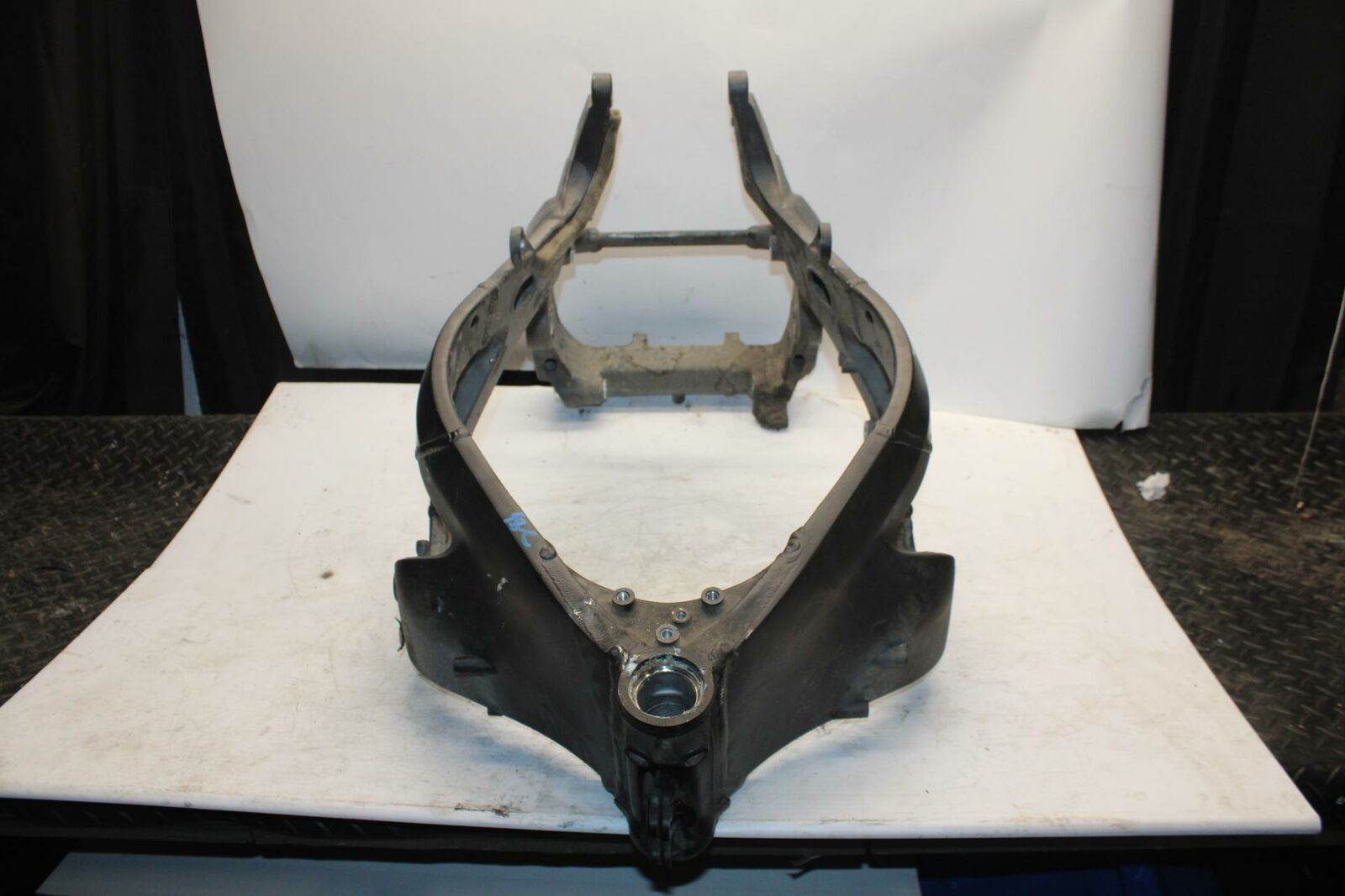 04-05 HONDA CBR1000RR FRAME CHASSIS BB285