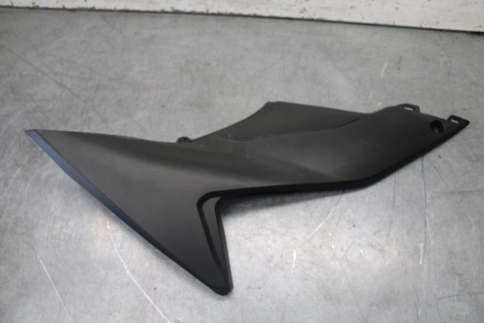 17-24 SUZUKI SV650 RIGHT GAS TANK FUEL CELL PANEL COVER TRIM COWL  BB706