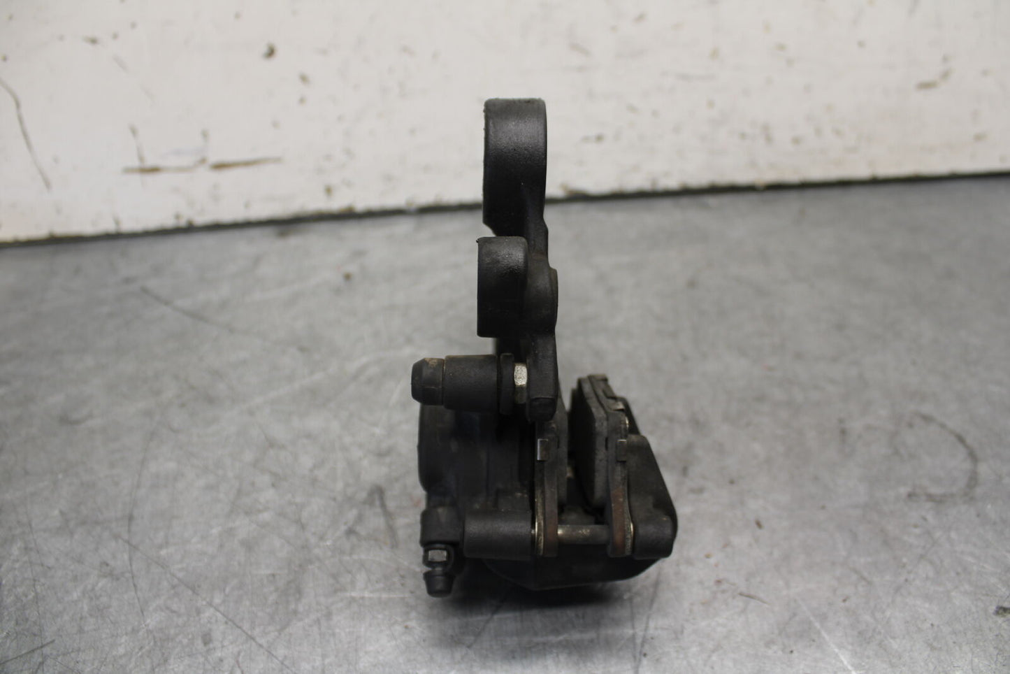 13-18 KAWASAKI NINJA ZX6R REAR BACK BRAKE CALIPER W MOUNT BRACKET BB682