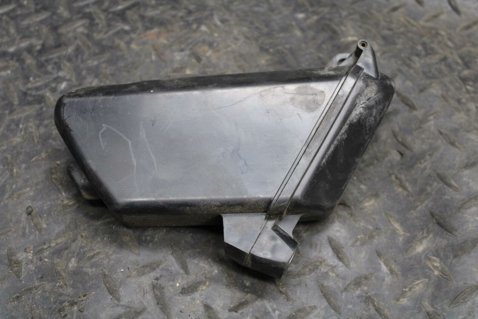 03-04 HONDA CBR600RR OEM TOOL BOX HOLDER CASE BB218