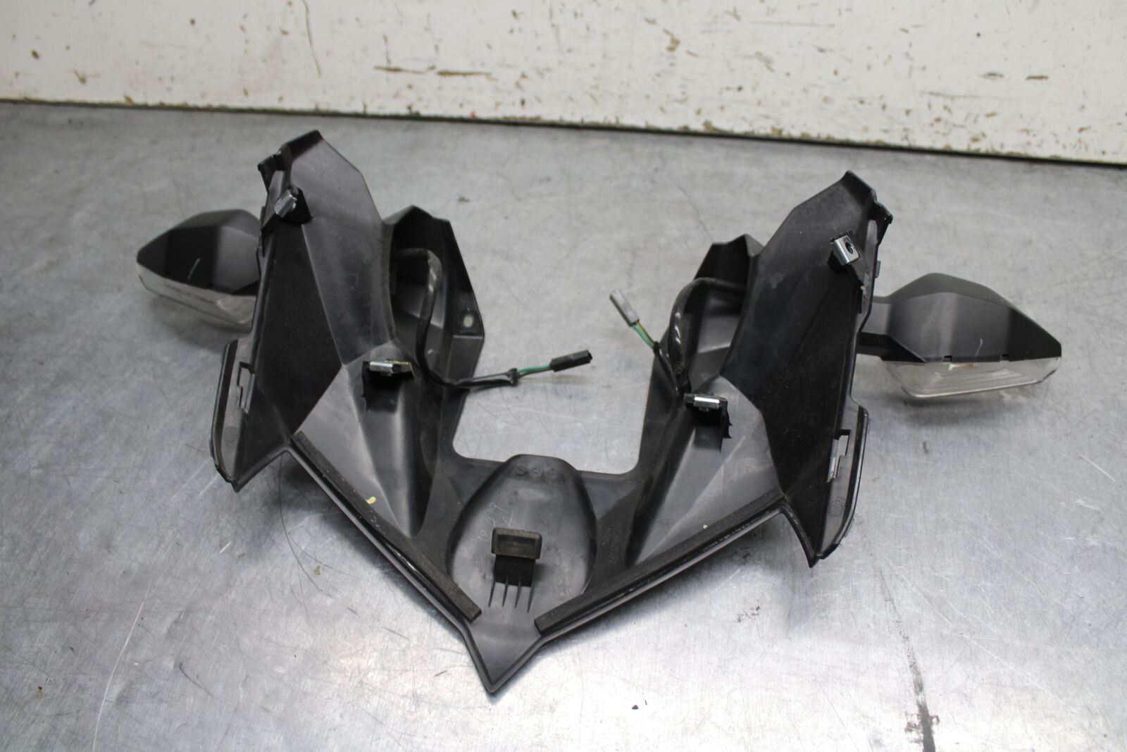 19-22 KAWASAKI Z400 FRONT CENTER COWL FAIRING & TURN SIGNALS BB738