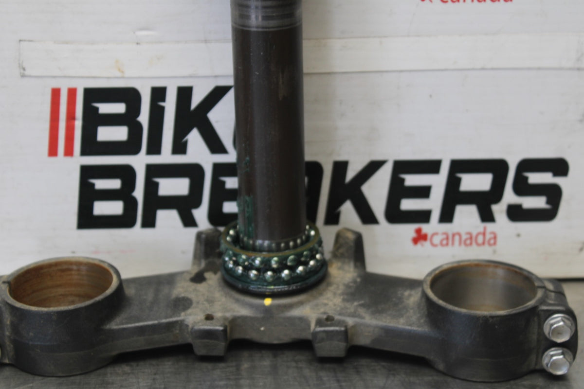 25 KAWASAKI Z900 FRONT FORKS CLAMP LOWER TRIPLE TREE STEM BB928