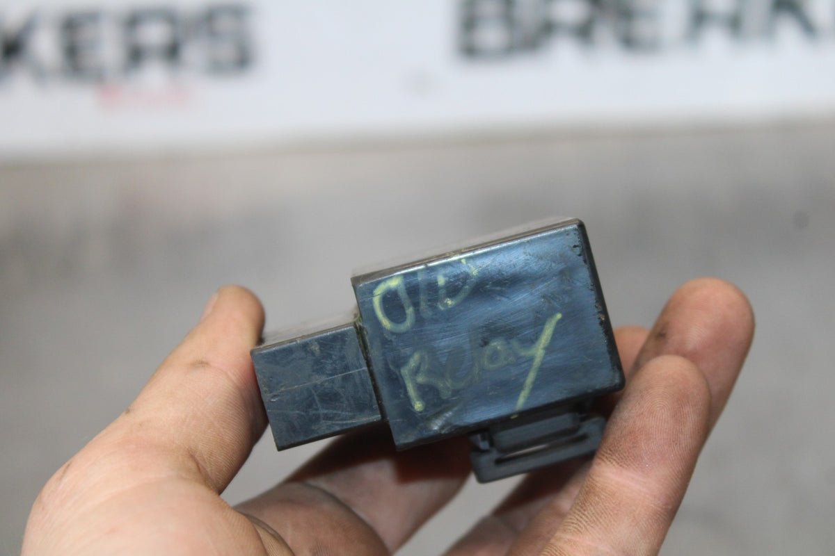 05 YAMAHA YZF R6 FUEL RELAY ASSEMBLY BOX BB894