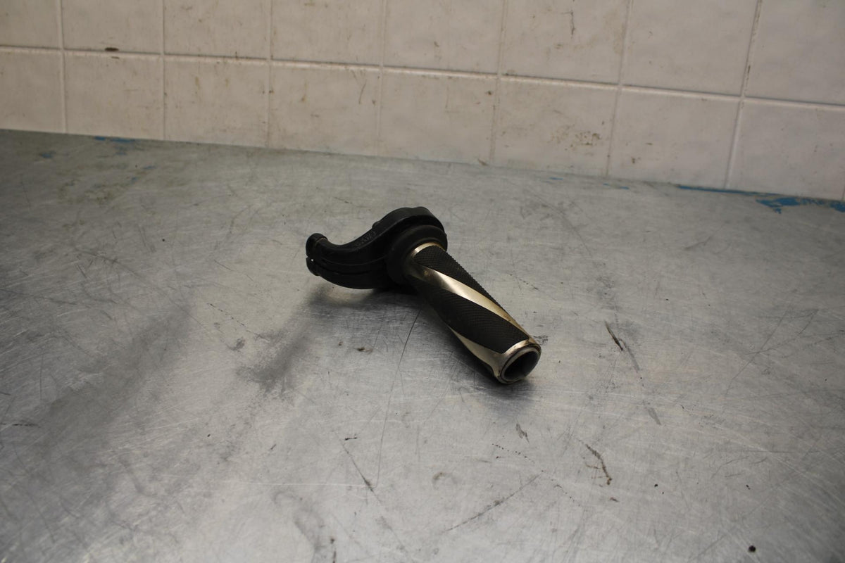 07 YAMAHA YZF R6 2c0 THROTTLE CABLE LINE HOUSING GUIDE BB423