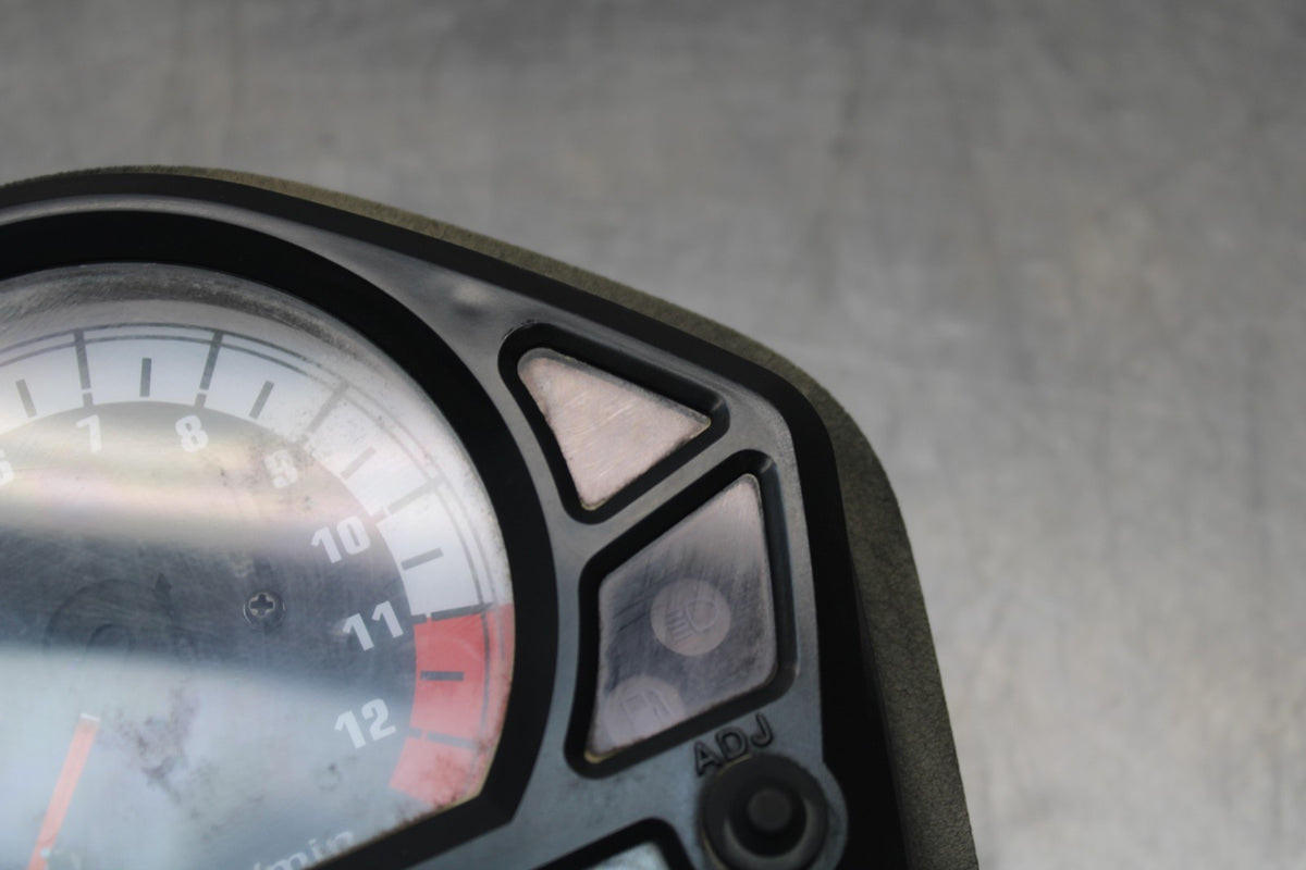 06 SUZUKI SV650S SPEEDO TACH GAUGES DISPLAY CLUSTER SPEEDOMETER TACHOMETER BB783
