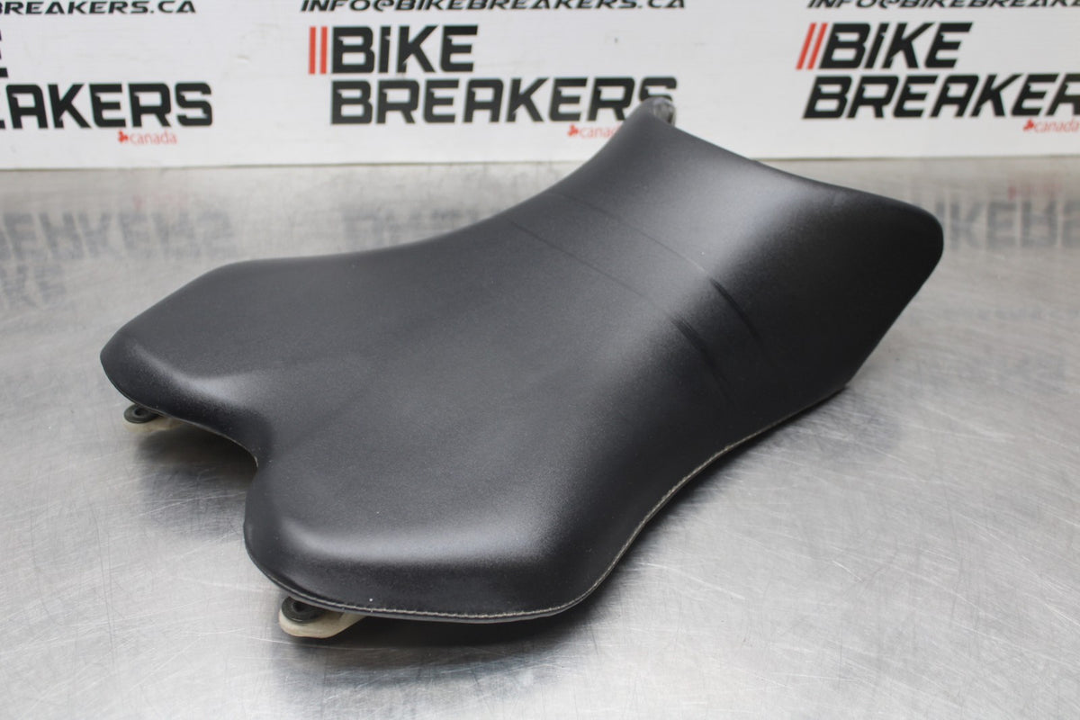 07 YAMAHA YZF R1 FRONT DRIVERS SEAT PAD SADDLE PILLION BB826