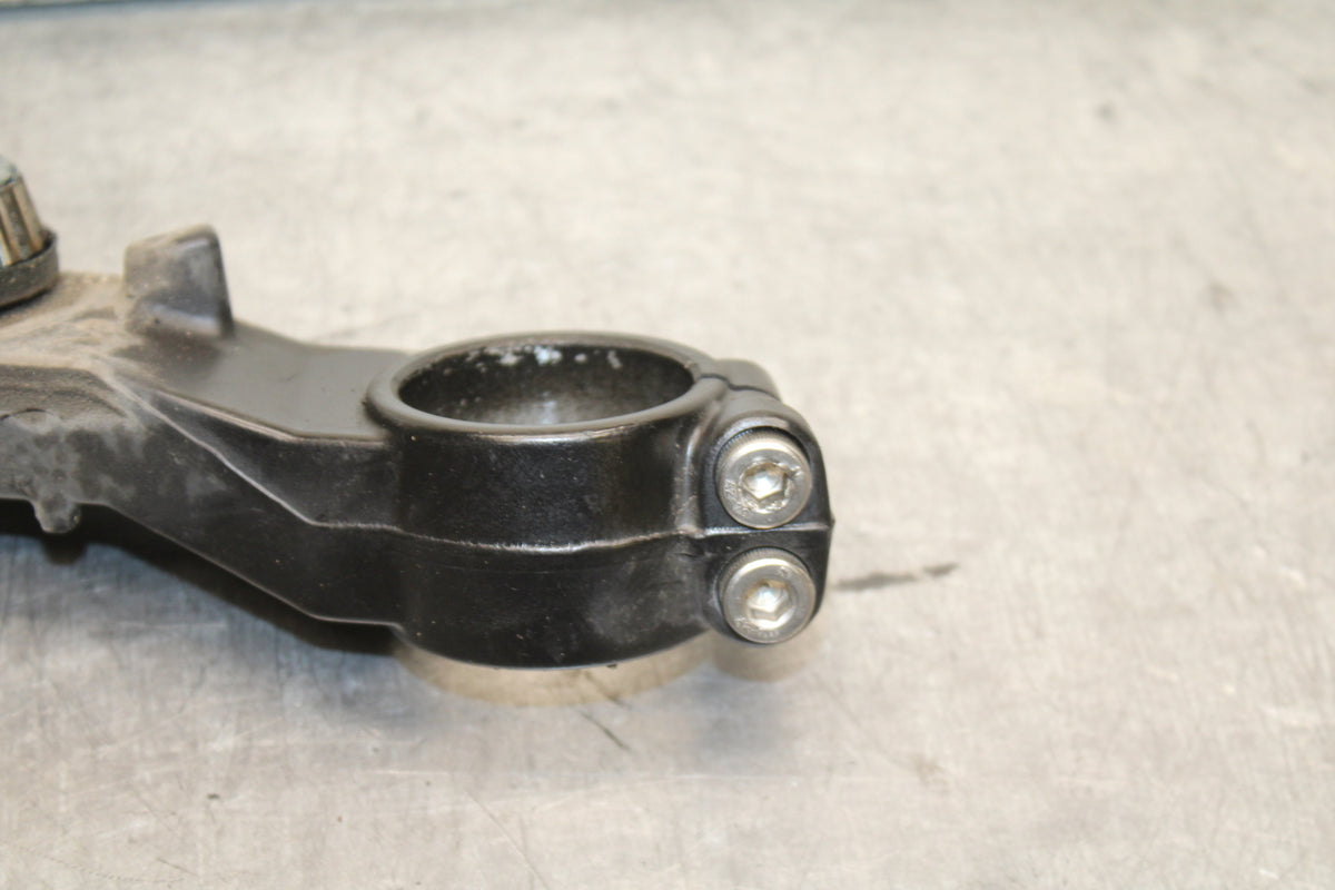 03-04 TRIUMPH DAYTONA 600 FRONT FORKS CLAMP LOWER TRIPLE TREE STEM BB745