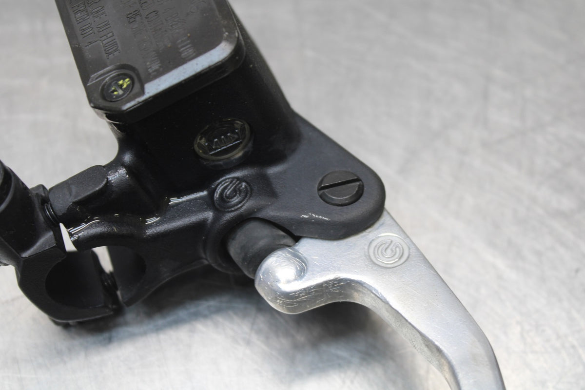 19 MOTO GUZZI V7 III FRONT BRAKE MASTER CYLINDER w/ LEVER BB831