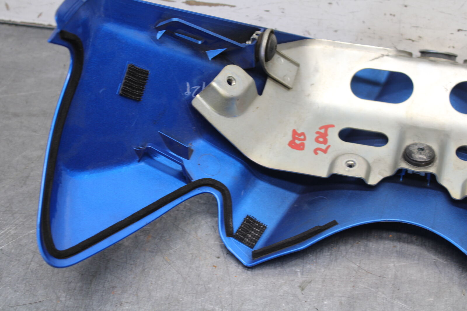 08-09 SUZUKI GSXR600 FRONT GAS TANK FUEL CELL FAIRING COWL COVER TRIM BB204