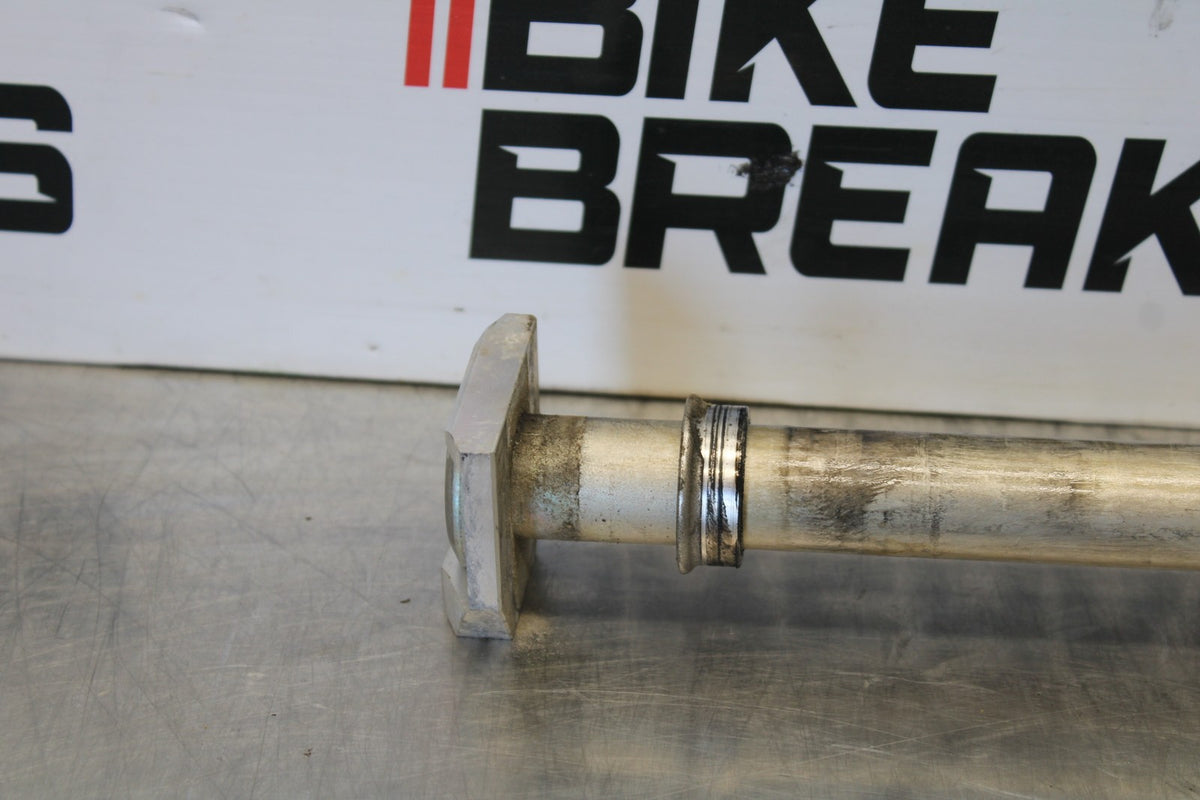18 SUZUKI GSXR750 REAR AXLE BACK WHEEL RIM PIVOT BOLT AXEL BB891