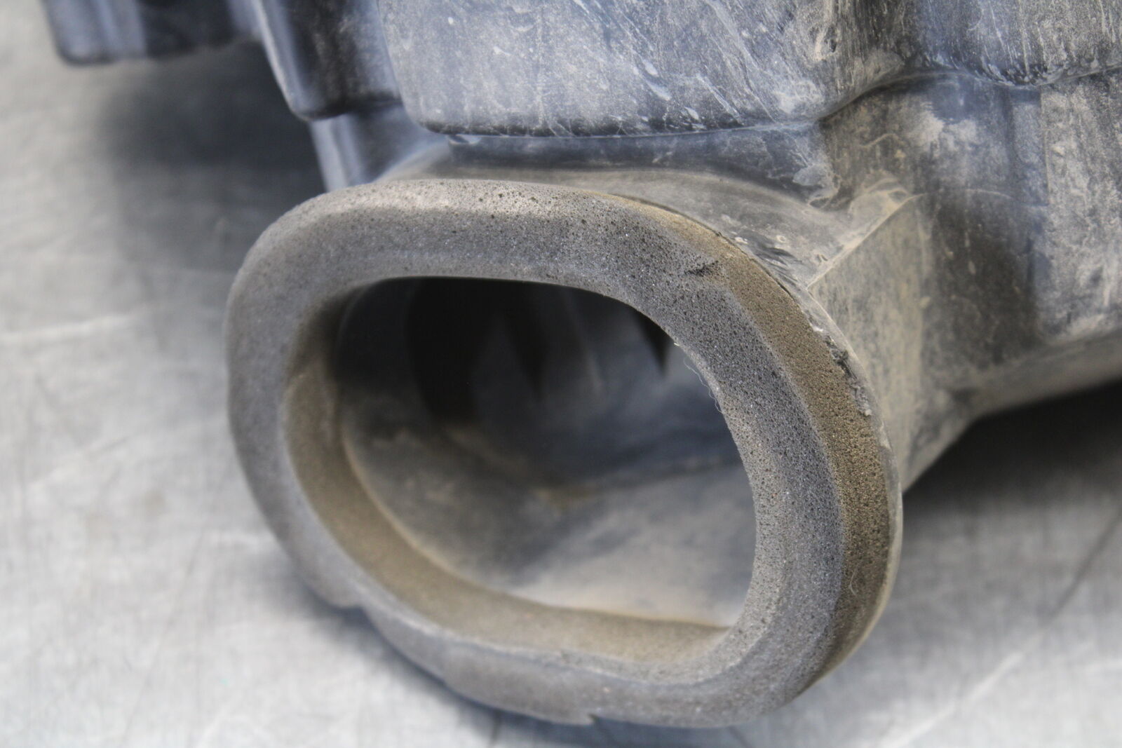 06-07 SUZUKI GSXR 600 AIRBOX AIR INTAKE FILTER BOX BB694