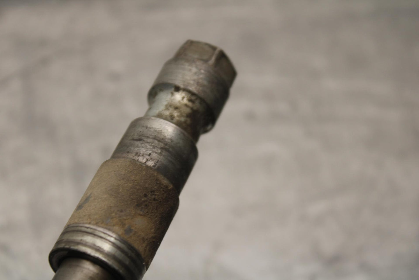 1983 Honda V45 Magna VF750C FRONT WHEEL RIM AXLE PIVOT BOLT 44301-461-770 BB91