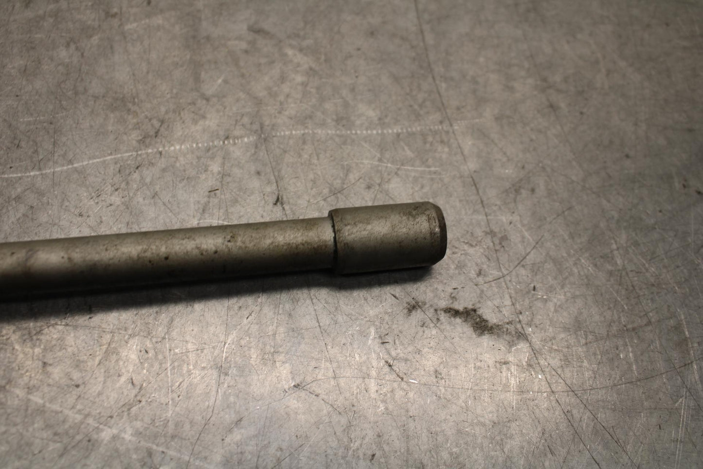 16-17 MOTO GUZZI V7 II REAR AXLE BACK WHEEL RIM PIVOT BOLT AXEL BB57