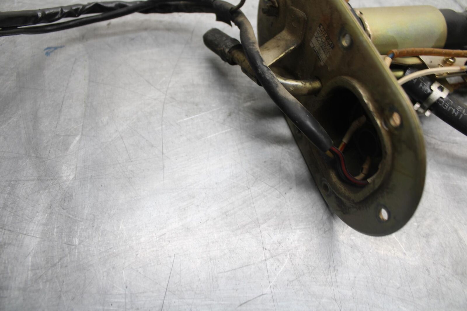 1998 Suzuki TL1000S FUEL PUMP GAS PETROL SENDER UNIT BB508