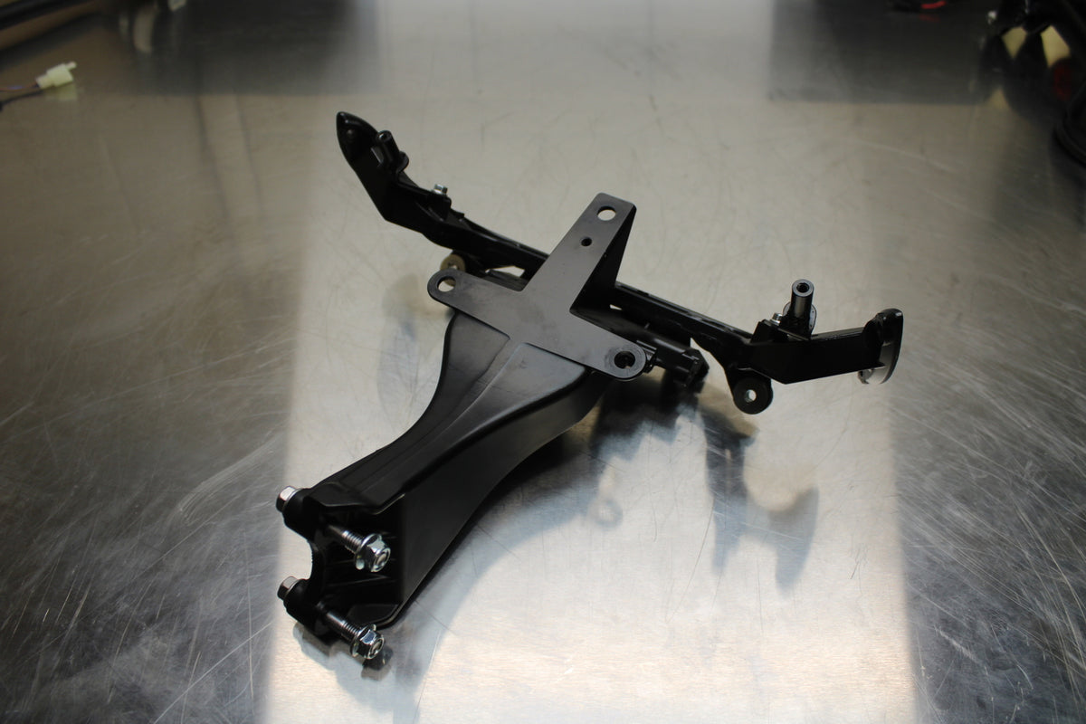 23-24 KAWASAKI NINJA ZX14R NEW!! UPPER FAIRING MIRROR GAUGES STAY BRACKET BB141