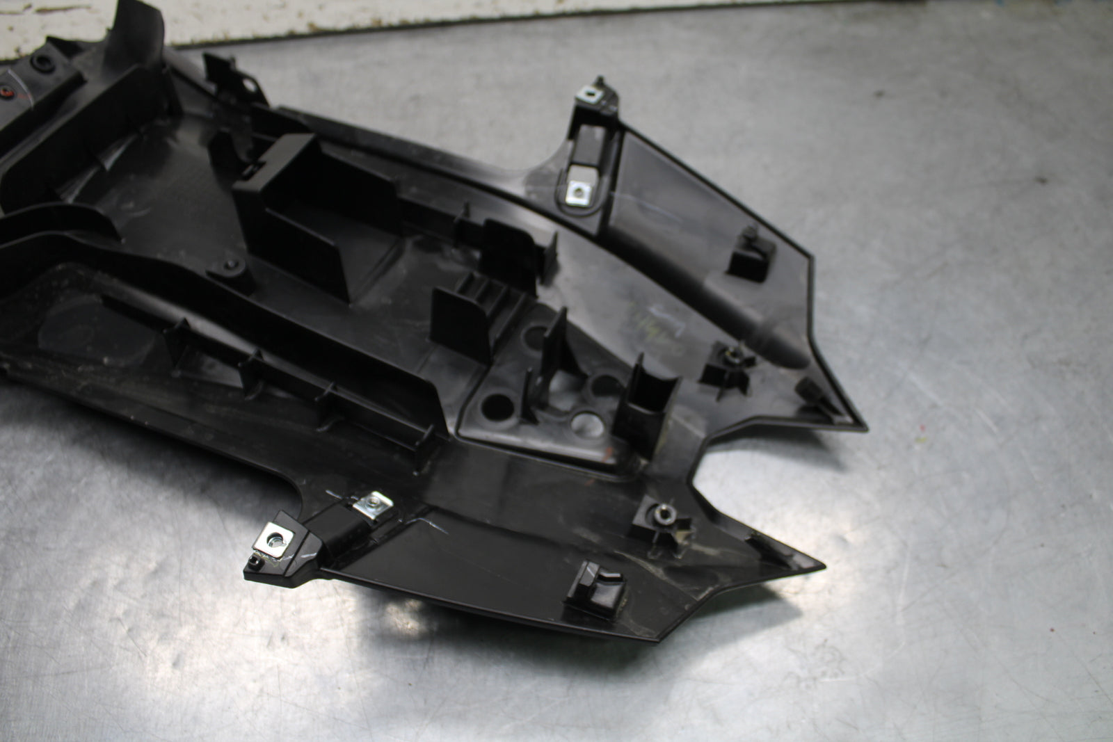 24 KAWASAKI NINJA 500 ABS REAR BACK TAIL UNDERTAIL FAIRING COWL FENDER BB730