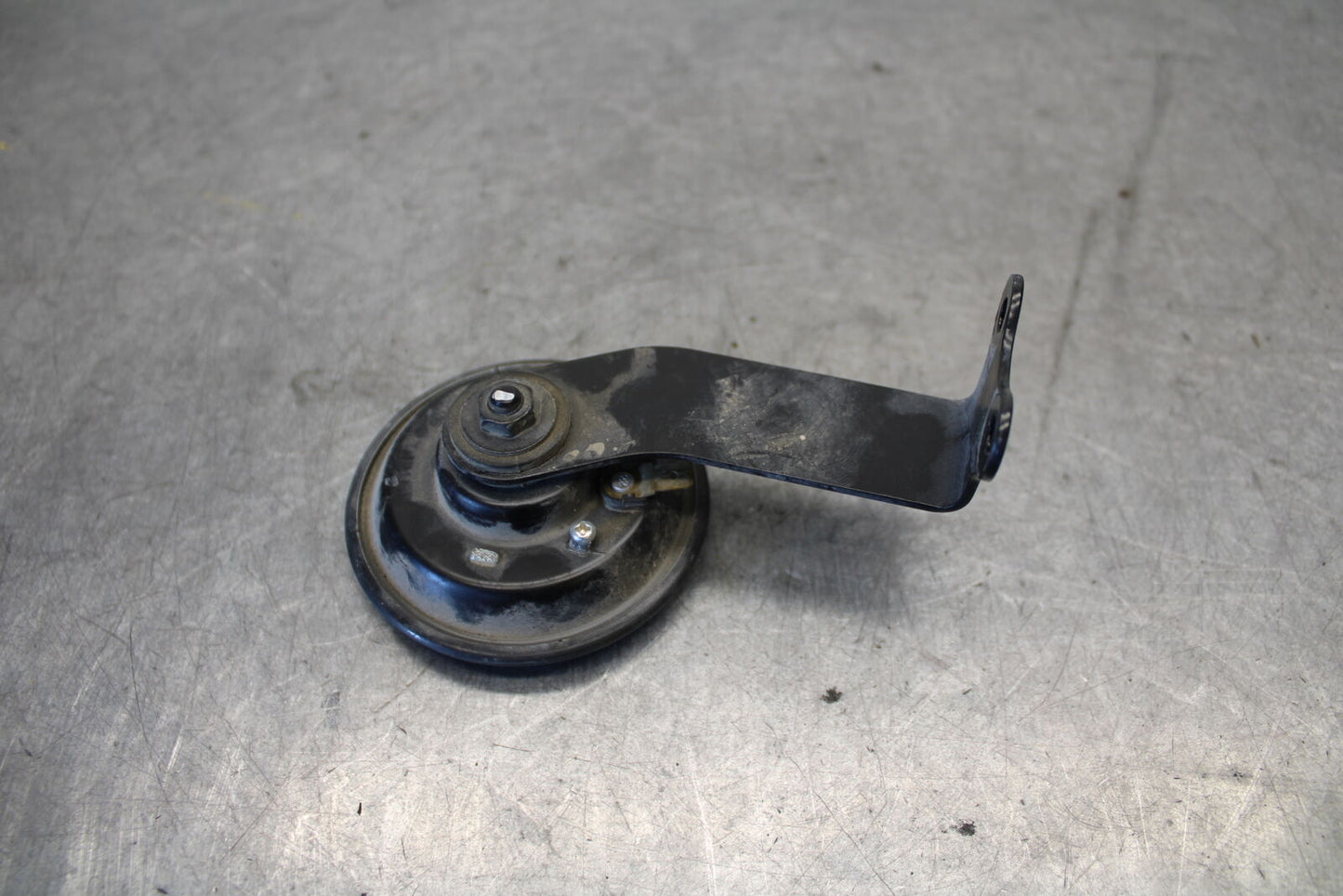 11-24 SUZUKI GSXR750 HORN SIGNAL BB687