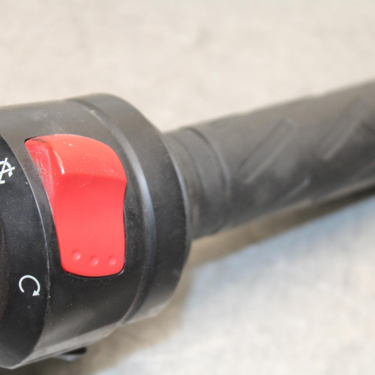 06-07 SUZUKI GSXR750 RIGHT THROTTLE GRIP BB645