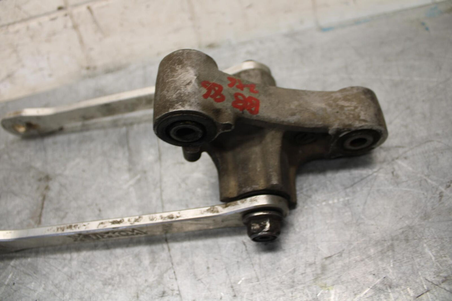 2009 Kawasaki Ninja ZX6R VORTEX DOGBONE SHOCK LINKAGE LINK 39007-0006 BB44