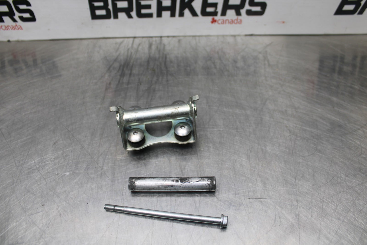 07 SUZUKI GSXR1000 GAS TANK FUEL CELL PETROL RESERVOIR BRACKET MOUNT BB770