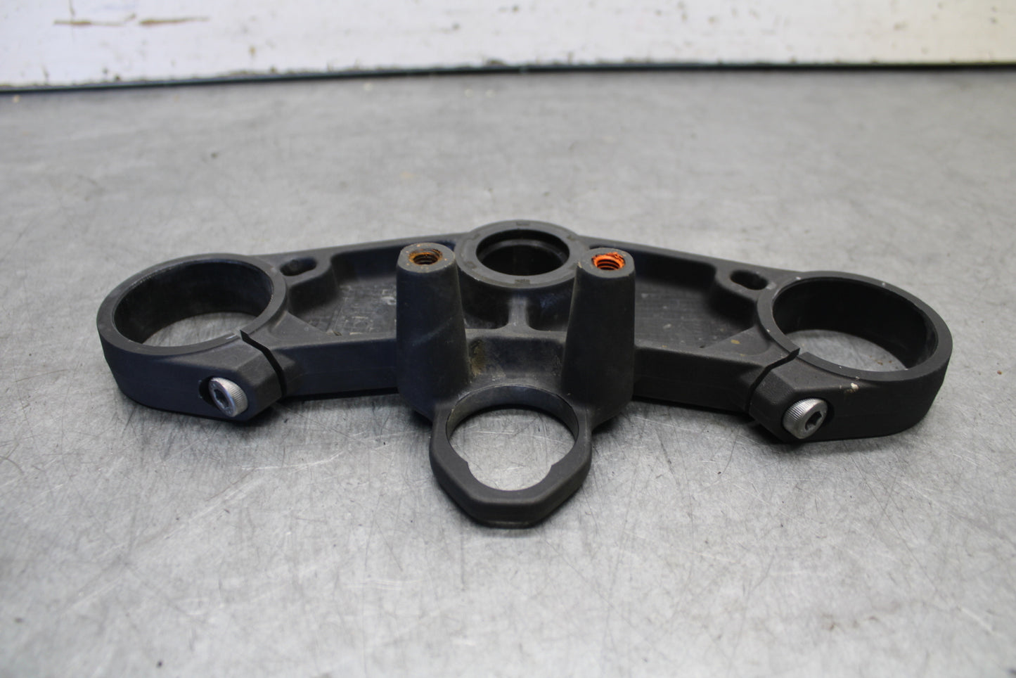 05-06 SUZUKI GSXR1000 FORKS UPPER TRIPLE TREE CLAMP 51311-41G00 BB663